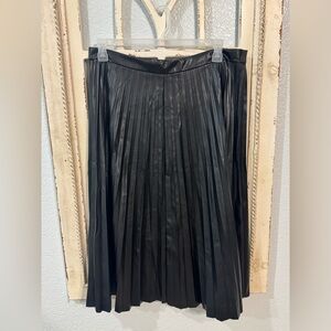 Elegant Black Pleated Skirt XL
